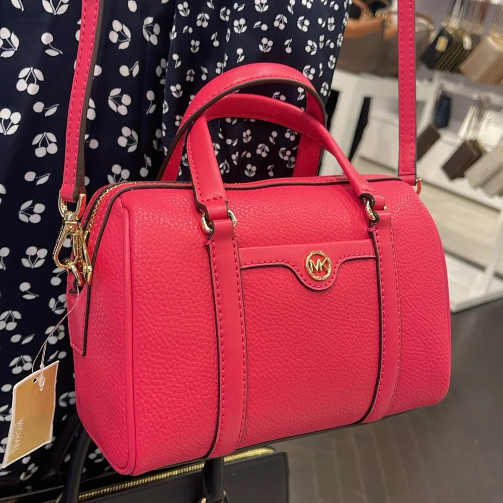 Michael Kors Travel Small Duffle Leather Crossbody Satchel Electric Pink
NWT - Picture 14 of 16
